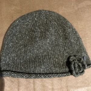 Lolë hat and infinity scarf